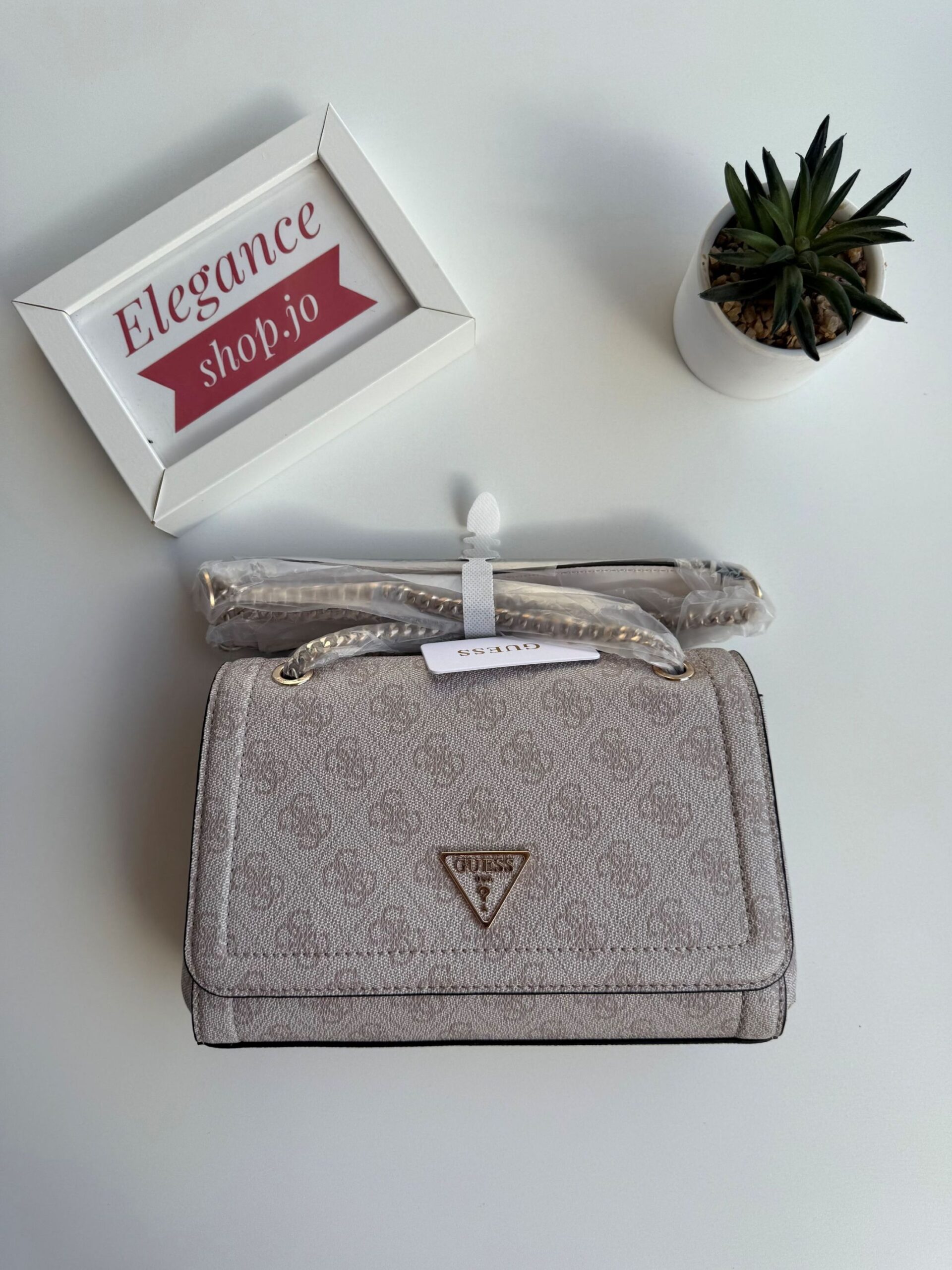 GUESS Women`s Noelle Convertible Flap