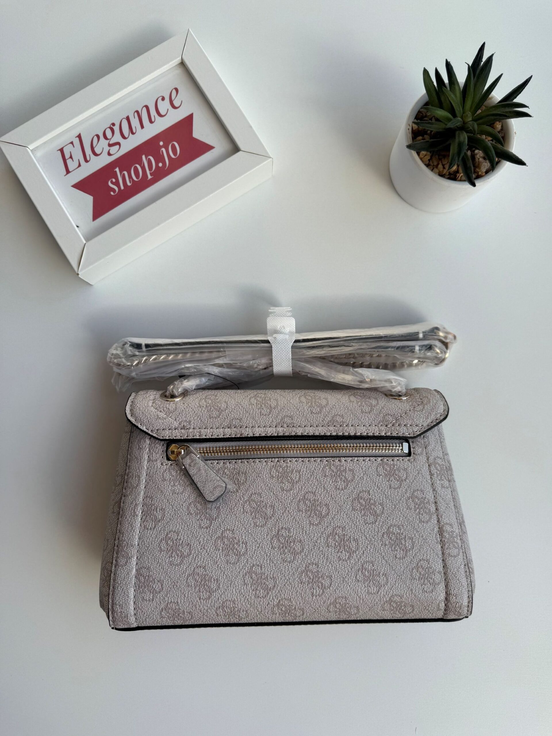 GUESS Women`s Noelle Convertible Flap - Image 2